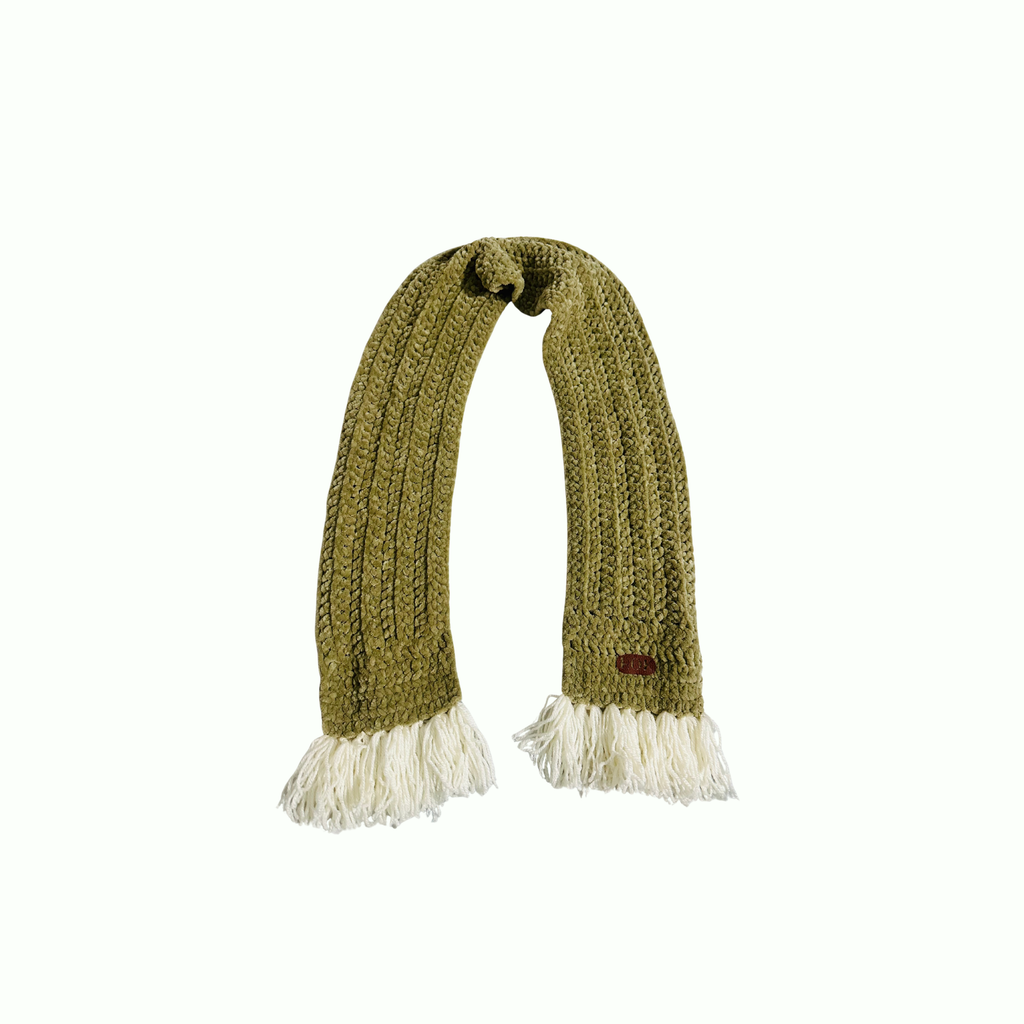 Velvet Daisy - Curved Tassel Scarf